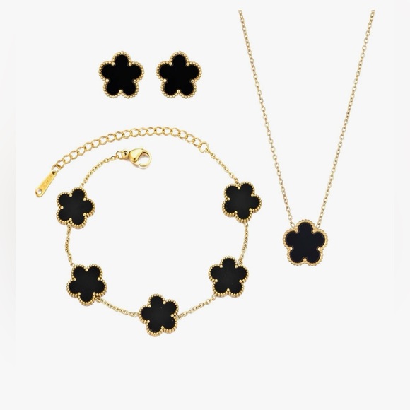 Jewelry - Chic Black and Gold Floral Necklace Set